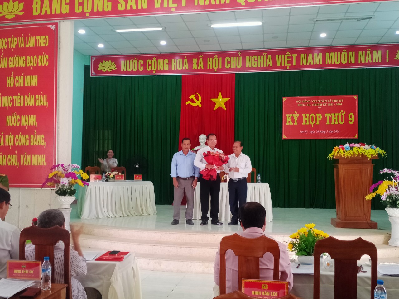 Đồng chí Đinh Hồng Linh được bầu bổ sung chức danh Chủ tịch HĐND xã khóa XII, nhiệm kỳ 2021 - 2026