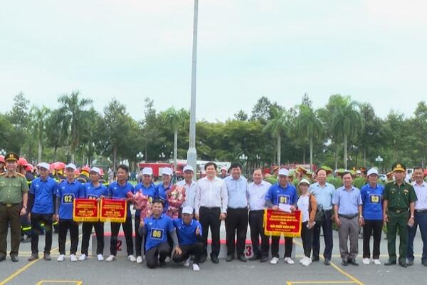 Lãnh đạo tỉnh dự hội thi nghiệp vụ chữa cháy và cứu nạn, cứu hộ